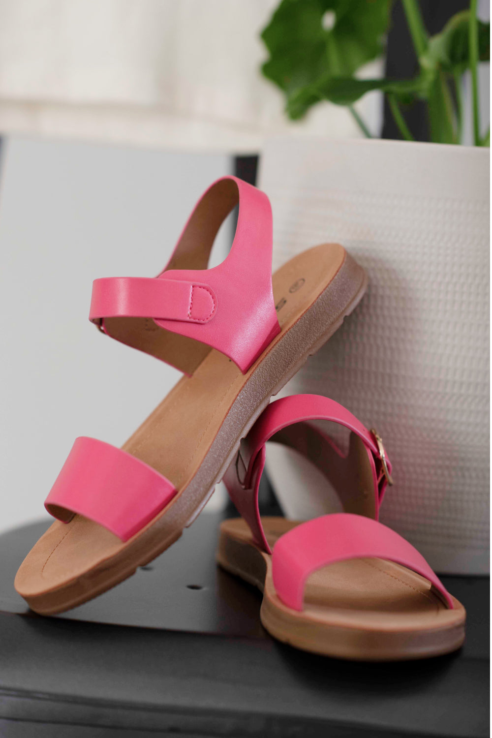 Rosé Breeze Sandals